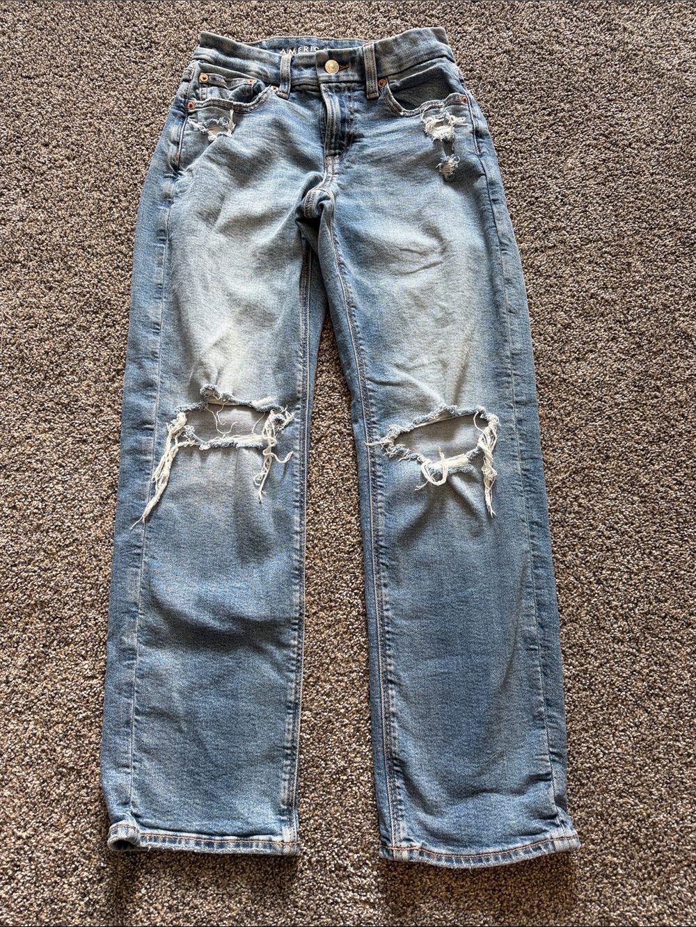 American Eagle Outfitters Light Blue Distressed Curvy Straight Jeans